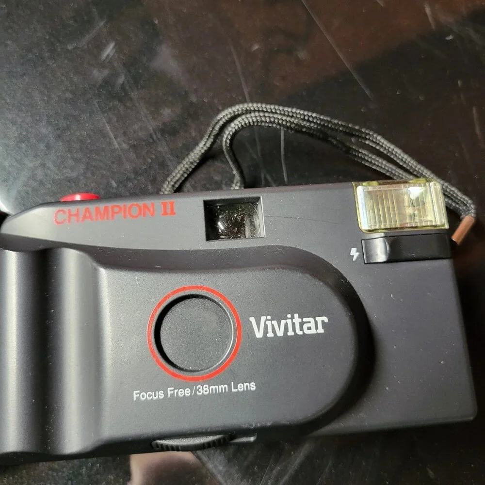 Vivitar Champion II Point and Shoot Film Camera W/ Case and instructions. - Picture 2 of 5